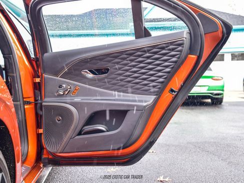 Used 2024 Bentley Flying Spur W12 image 24