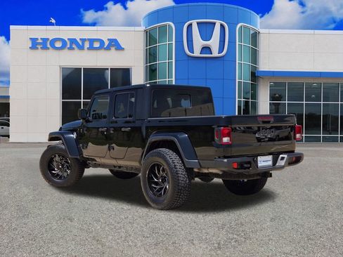 Used 2024 Jeep Gladiator Sport AWD/4WD image 5