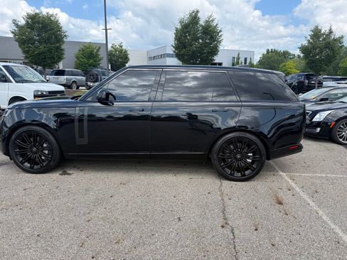 Used 2025 Land Rover Range Rover Long Wheelbase SE AWD/4WD image 8