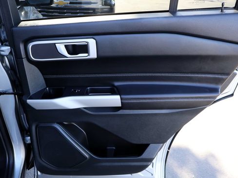 Certified 2024 Ford Explorer XLT RWD image 20