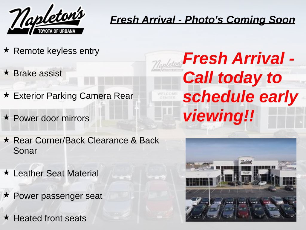 Used 2017 Toyota Sienna XLE w/ XLE Navigation Package FWD image 2