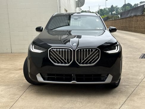 Used 2025 BMW X3 xDrive30i w/ Convenience Package image 2