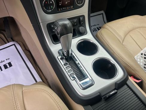 Used 2011 GMC Acadia SLT image 16