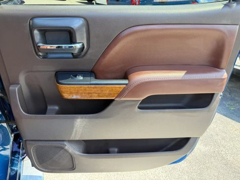 Used 2015 Chevrolet Silverado 1500 High Country w/ High Country Premium Package AWD/4WD image 26