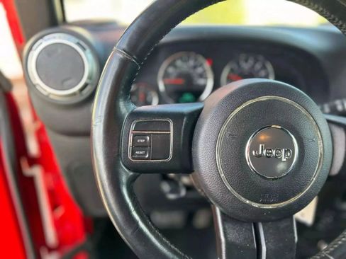 Used 2017 Jeep Wrangler Unlimited Sahara image 13