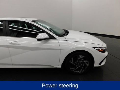 Certified 2025 Hyundai Elantra SEL image 14