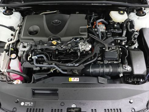 Used 2025 Toyota Camry SE image 38