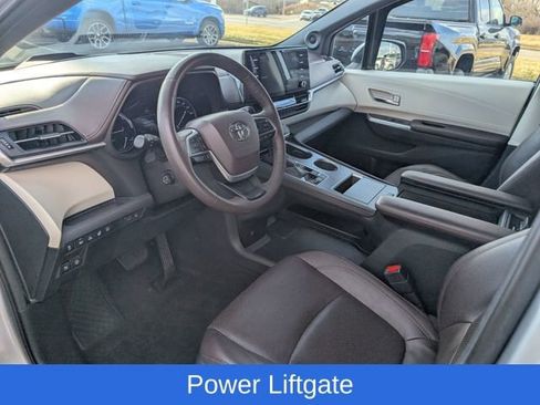 Used 2021 Toyota Sienna Platinum image 11
