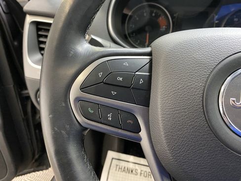 Used 2019 Jeep Cherokee Latitude Plus w/ Cold Weather Group image 23