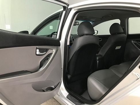 Used 2016 Hyundai Elantra Limited FWD image 18