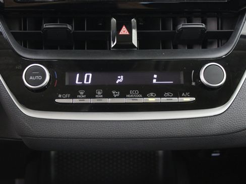 Used 2025 Toyota Corolla LE FWD image 17