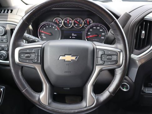 Used 2022 Chevrolet Silverado 1500 LT AWD/4WD image 6