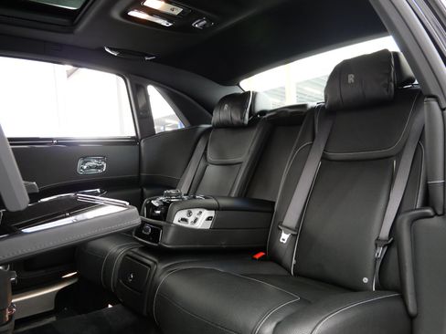 Used 2019 Rolls-Royce Ghost Extended Wheelbase RWD image 16