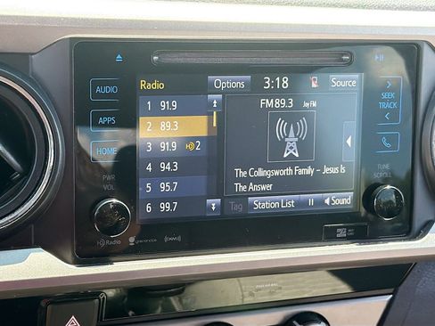 Used 2018 Toyota Tacoma SR5 RWD image 10