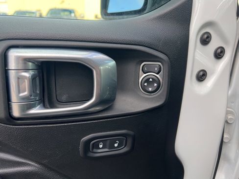 Certified 2021 Jeep Gladiator Sport image 21