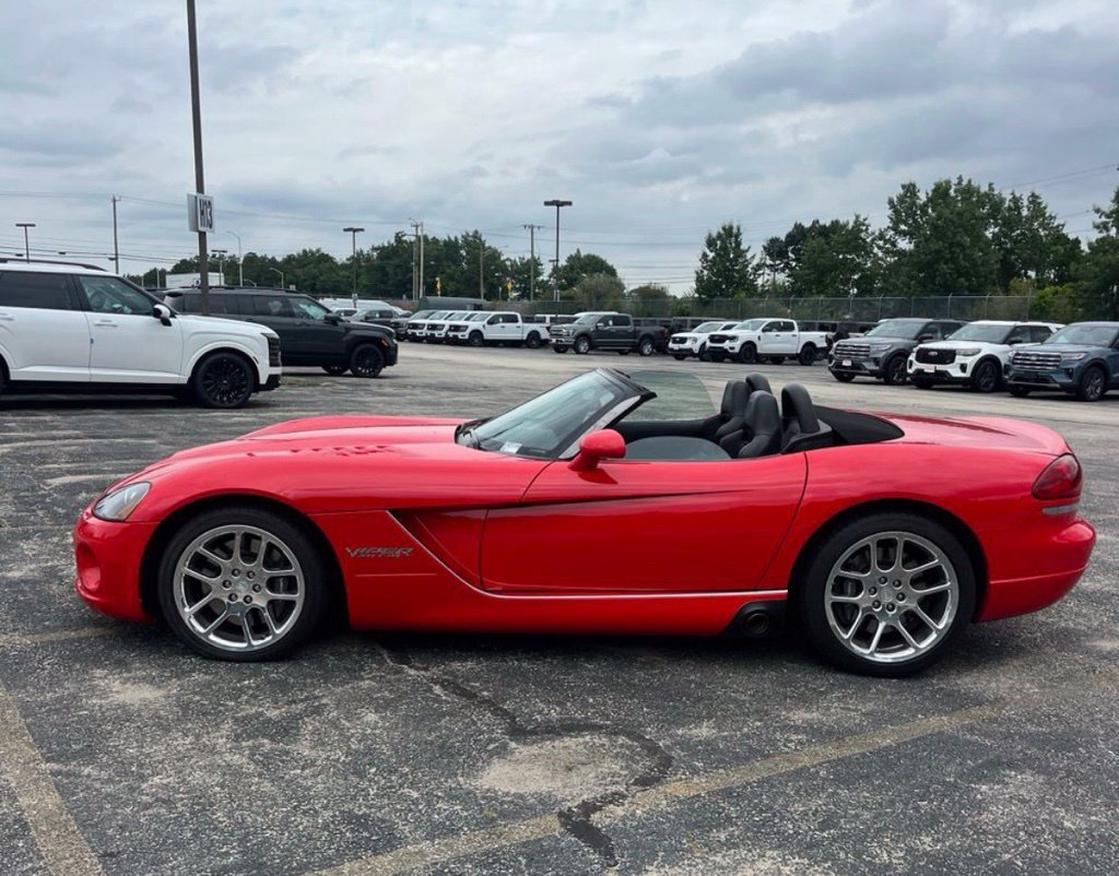 Used 2003 Dodge Viper SRT-10 RWD image 3