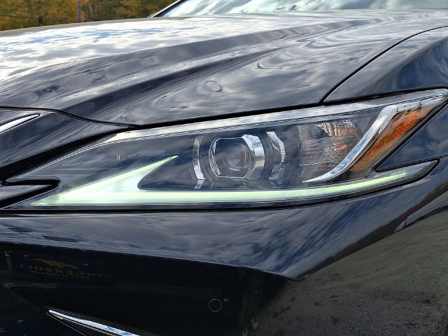 Used 2025 Lexus ES 350 w/ Premium Package FWD image 28