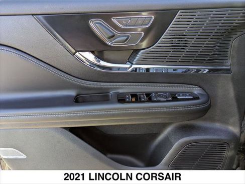 Certified 2021 Lincoln Corsair FWD w/ Rear Removable Package Tray image 10
