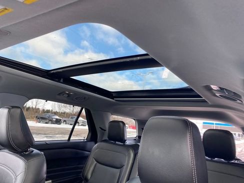 Used 2022 Ford Explorer Limited AWD/4WD image 15