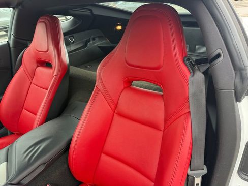 Used 2018 Chevrolet Corvette Stingray Coupe w/ 1LT RWD image 11