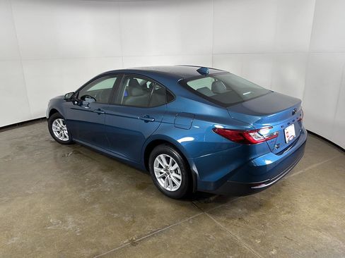 Used 2025 Toyota Camry LE w/ Convenience Package image 15