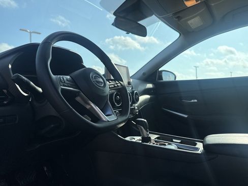 Certified 2025 Nissan Sentra SR image 36
