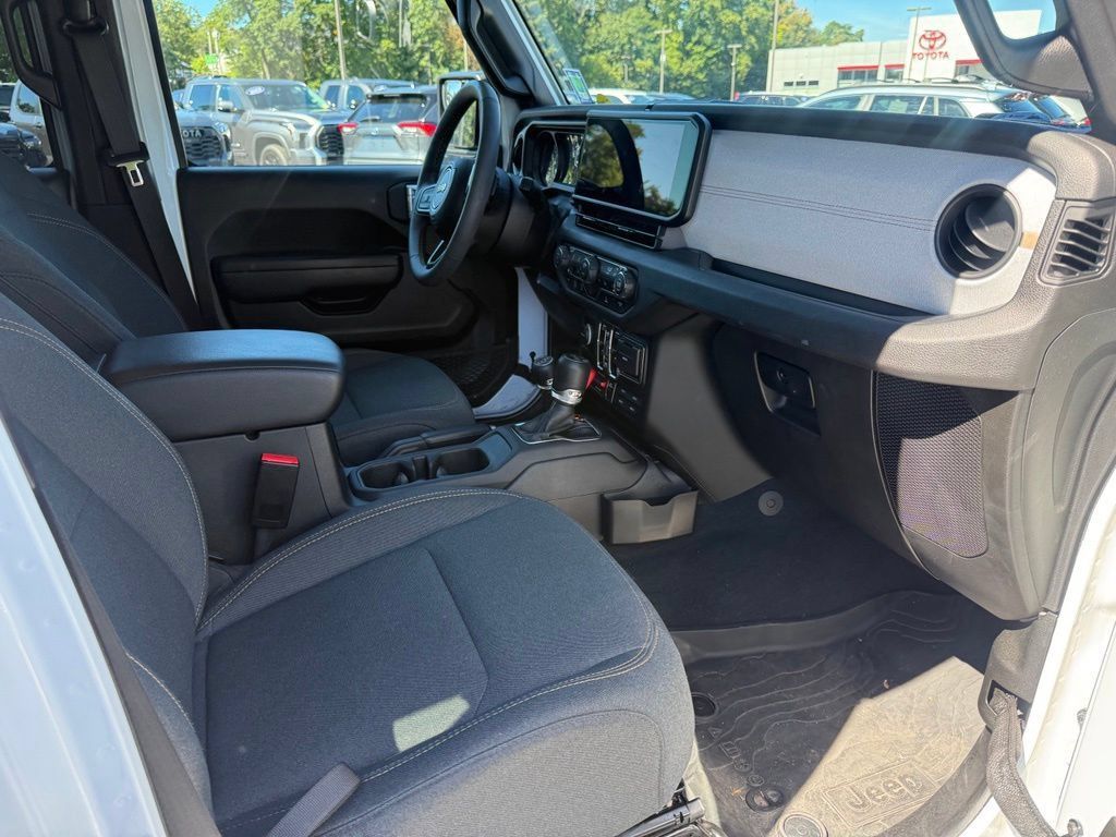 Used 2024 Jeep Wrangler Unlimited Sport AWD/4WD image 23