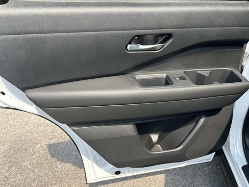 New 2026 Nissan Pathfinder SL AWD/4WD image 22
