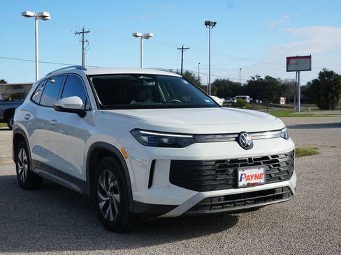 Used 2025 Volkswagen Tiguan S image 3