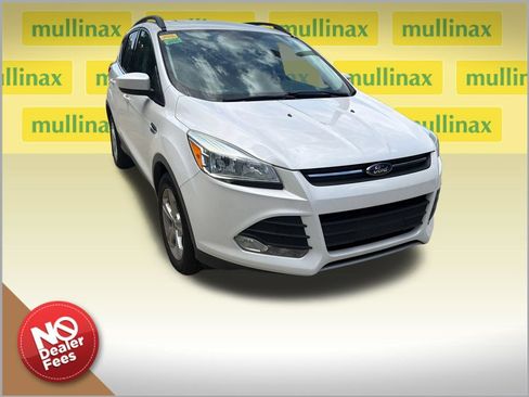 Used 2016 Ford Escape SE w/ SE Leather Comfort Package FWD image 1