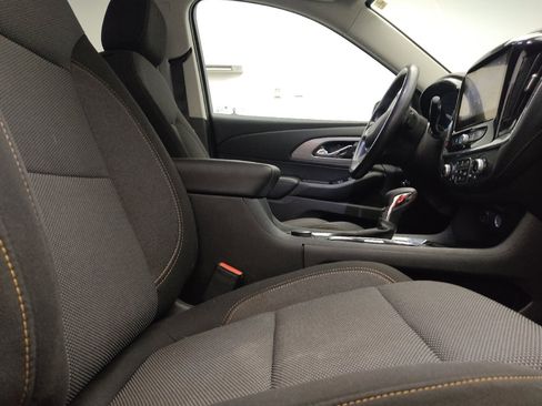 Used 2021 Chevrolet Traverse LT FWD image 21