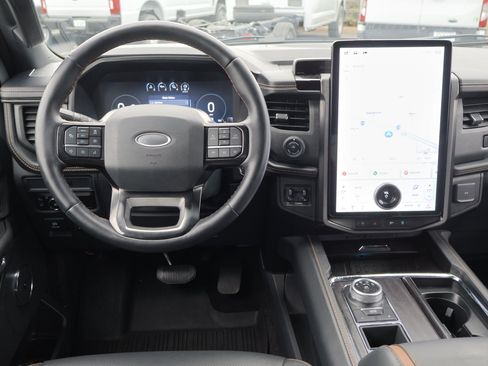 Certified 2023 Ford Expedition Platinum image 24