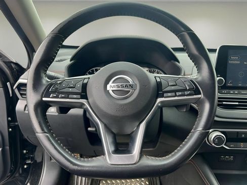 Used 2020 Nissan Altima 2.5 SR FWD image 12