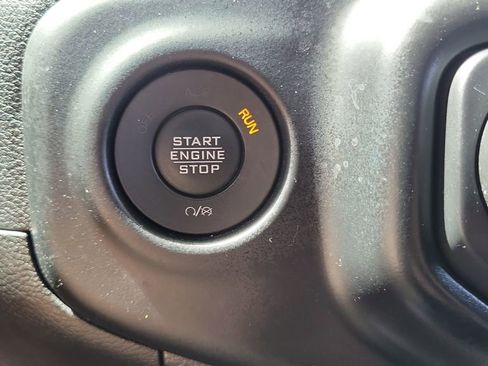 Used 2023 Jeep Gladiator Overland AWD/4WD image 21