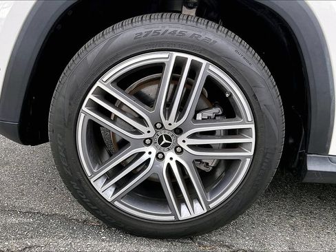 Used 2023 Mercedes-Benz GLS 450 4MATIC image 12