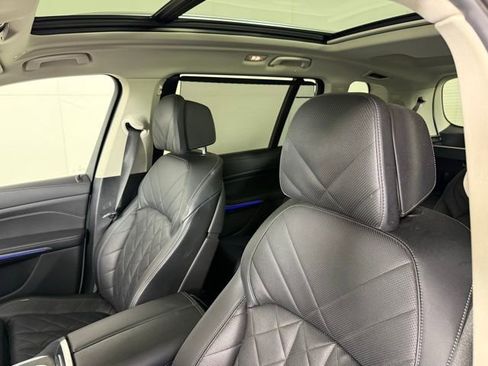 Used 2023 BMW X7 xDrive40i w/ Premium Package image 14