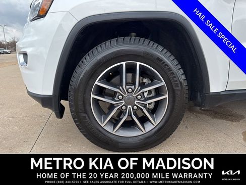 Used 2019 Jeep Grand Cherokee Limited w/ Luxury Group II AWD/4WD image 9