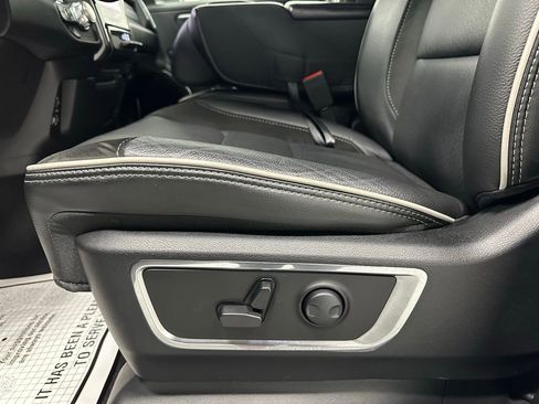 Used 2025 RAM 1500 Laramie image 13