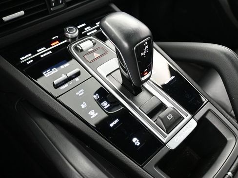 Certified 2023 Porsche Cayenne Platinum Edition AWD/4WD image 22