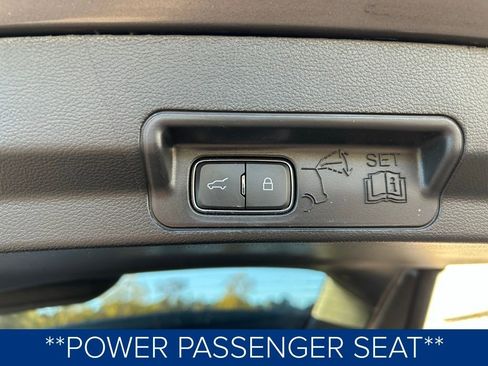 Used 2021 Ford Explorer Limited w/ Equipment Group 301A image 9