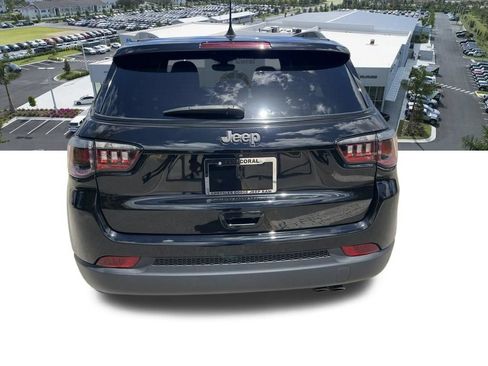 Certified 2021 Jeep Compass Latitude FWD image 6