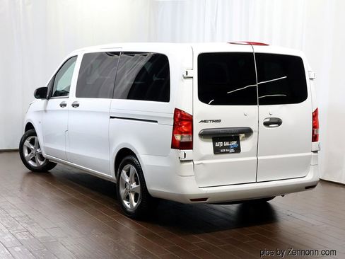 Used 2017 Mercedes-Benz Metris Passenger image 5
