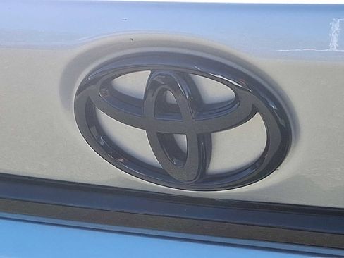 Used 2023 Toyota Corolla LE image 31