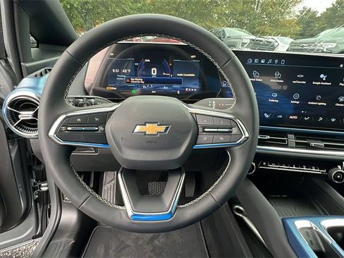 New 2026 Chevrolet Equinox EV LT image 18