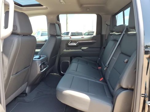 New 2026 GMC Sierra 1500 SLT w/ SLT Premium Plus Package AWD/4WD image 15