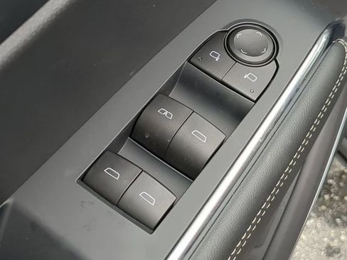 New 2026 GMC Acadia Elevation image 17