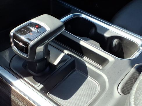 Used 2024 Chevrolet Silverado 1500 LT Trail Boss w/ Convenience Package II AWD/4WD image 33