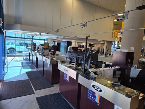 Used 2018 Ford F150 Raptor w/ Equipment Group 802A Luxury image 19