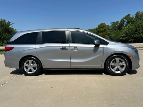 Used 2020 Honda Odyssey EX image 5