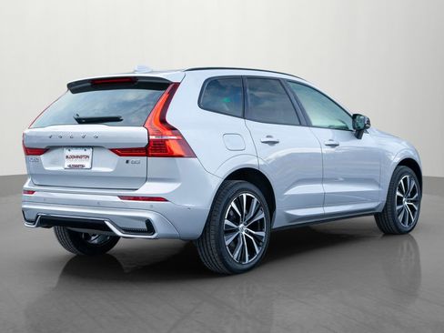 Used 2025 Volvo XC60 B5 Plus image 7